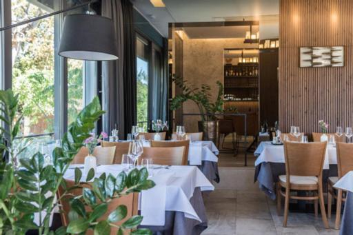 Rooms & Restaurant Matanovi Dvori Sukošan Dış mekan fotoğraf